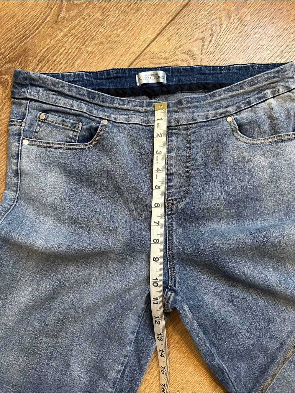 Northern Reflections Blue Cropped Jeans with Floral Embroidery - Picture 5 of 10